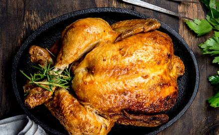 Prepara el mejor pollo navideño, jugoso y crujiente