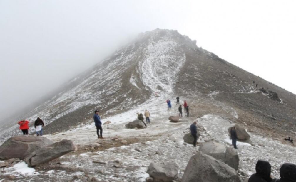 Por caída de granizo, cierran accesos al Nevado de Toluca