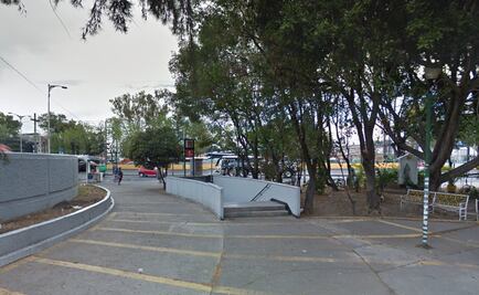 Mujer se avienta de auto y escapa de captores en Metro Aquiles Serdán