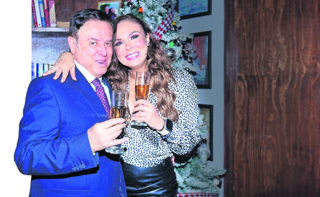 Mario y Brenda valoran pasar Año Nuevo en familia, lo celebran con mucha alegría. Foto: Fernanda Rojas | El Universal (30/12/2024)