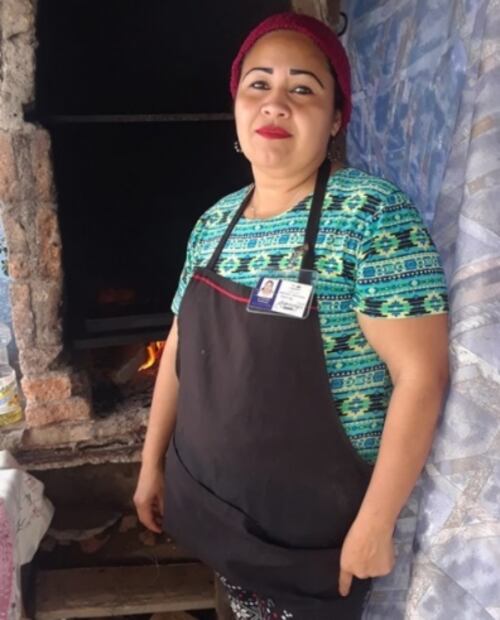 Mexican woman cooks free meals in Baja California during the COVID-19 pandemic