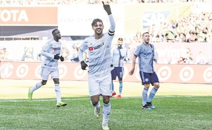 Carlos Vela con gol, asistencia y hasta penalti fallado