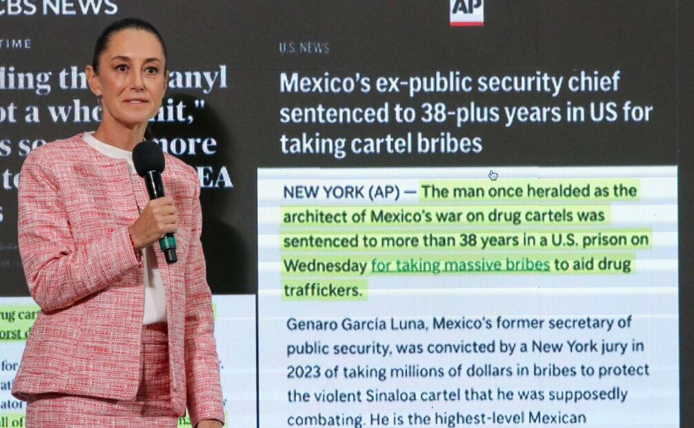 La presidenta Claudia Sheinbaum Pardo señala que la prueba que tiene la Casa Blanca respecto a que el gobierno está coludido con el narcotráfico es sobre el caso del exsecretario de Seguridad en el sexenio de Felipe Calderón, García Luna. Foto: Axel Sánchez  /EL UNIVERSAL