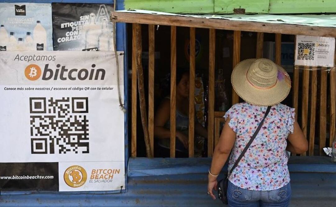 El bitcoin es moneda legal desde este martes en El Salvador. Foto: AFP