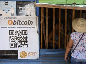 El Salvador se convierte en el primer país del mundo en adoptar el bitcoin como divisa de curso legal