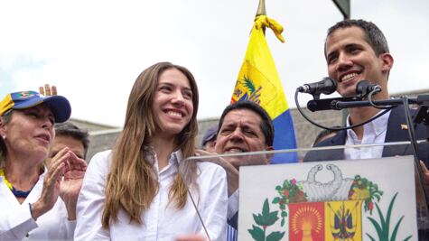 ¿Por qué la inhabilitación de Guaidó no frena su desafío al poder de Maduro?