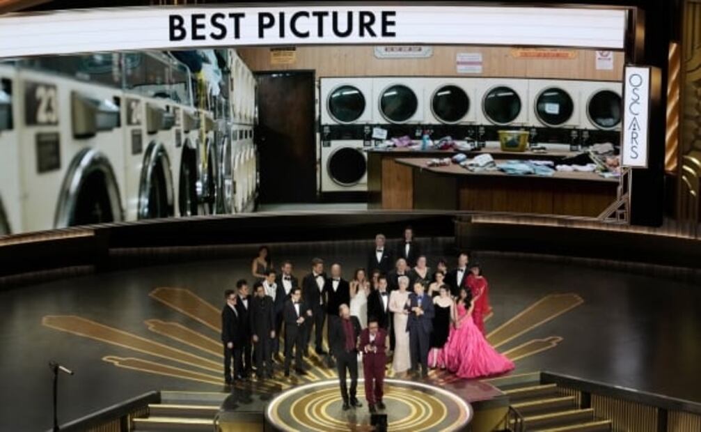 "Todo en todas partes al mismo tiempo" se lleva el Oscar a  mejor actriz y mejor película