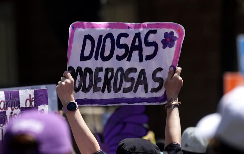 Mujeres marchan en la Ciudad de México en el marco del Día Internacional de la Mujer. Foto: Fernanda Rojas/ EL UNIVERSAL