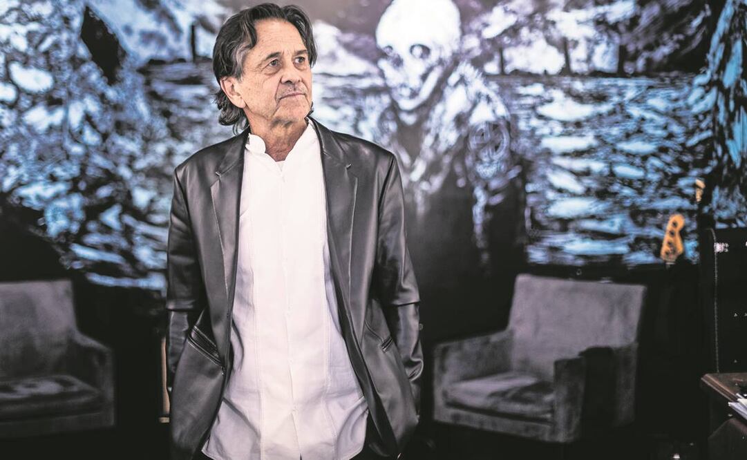 Desde 1995 el músivo vive en Oaxaca, donde explora y experimenta con la música tradicional  venas rotas