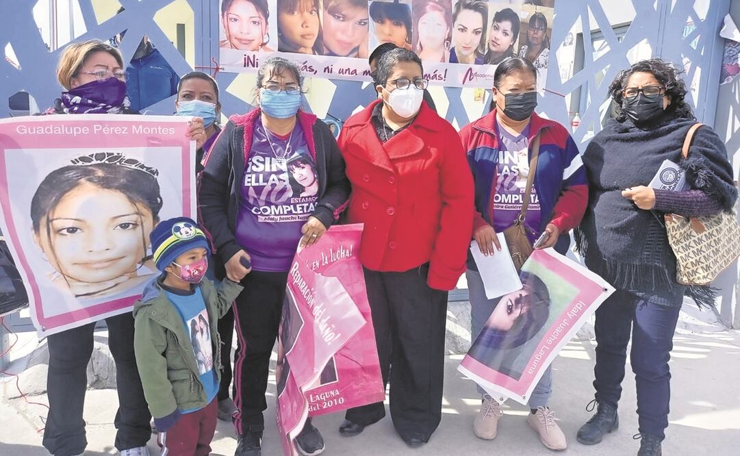 Madres de víctimas de desaparición y feminicidio, e integrantes de colectivos, protestaron en contra de la violencia de género. Foto: Paola Gamboa. EL UNIVERSAL
