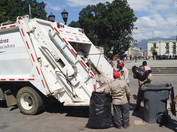 Tras 4 días de protesta, reactivan recolección de basura en ciudad de Oaxaca