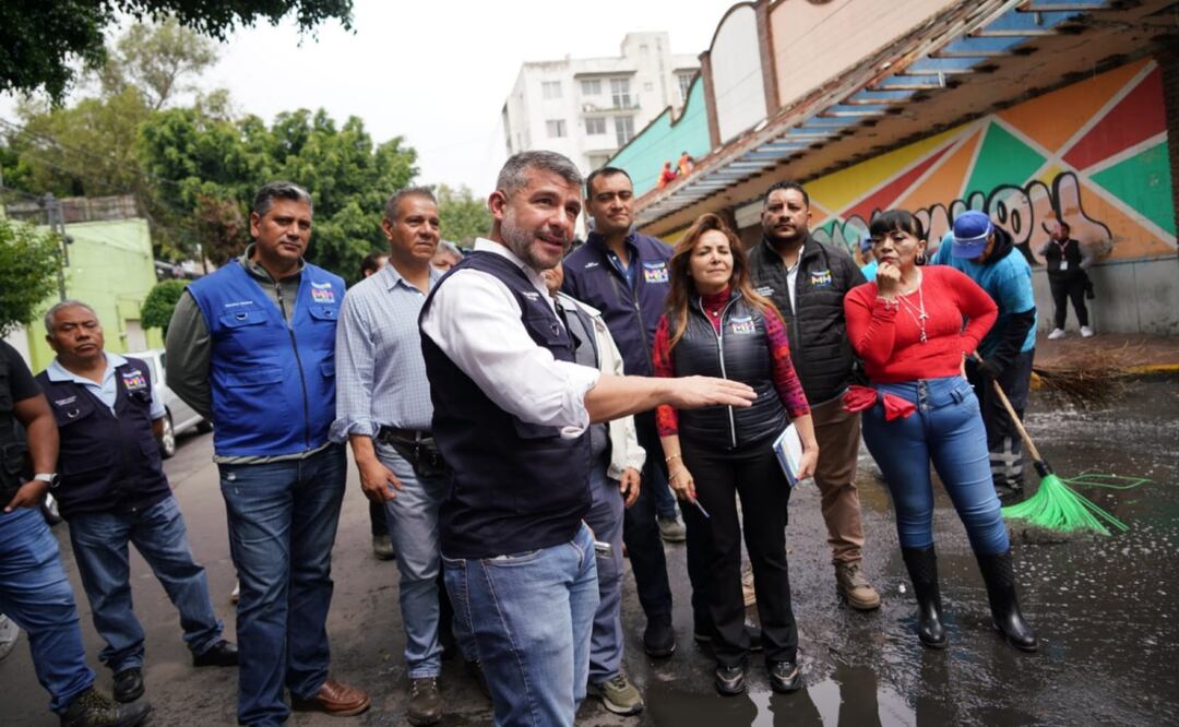 Invertirán 4.5 mdp para rehabilitar mercado Lago Garda; Tabe supervisa obras. Foto: Especial