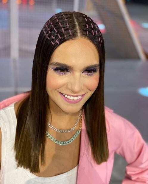La peor vestida de la semana es Tania Rincón con su look en tonos neón 