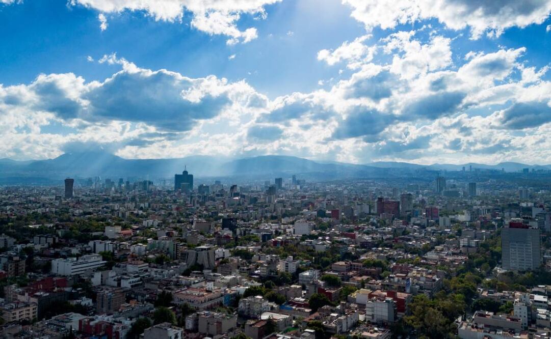 La tarde de este viernes 11 de abril, la CDMX reporta calidad del aire "aceptable". Foto: Hugo Salvador / EL UNIVERSAL