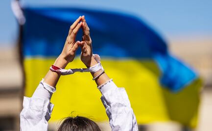 "Es como si todos se hubieran hundido en una especie de locura": despiden o multan a profesores en Rusia por expresarse contra invasión a Ucrania