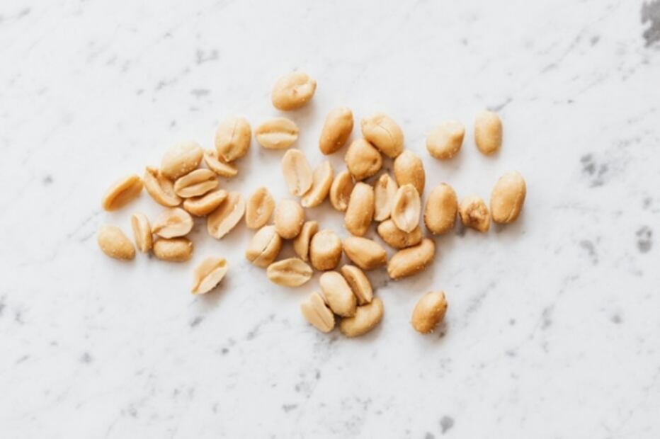 Conoce de qué están cubiertos los cacahuates japoneses