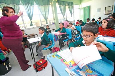 Diputado propone dar becas sin importar calificaciones