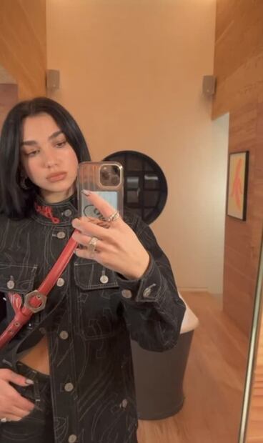 Dua Lipa muestra cómo lucir una chamarra larga esta temporada