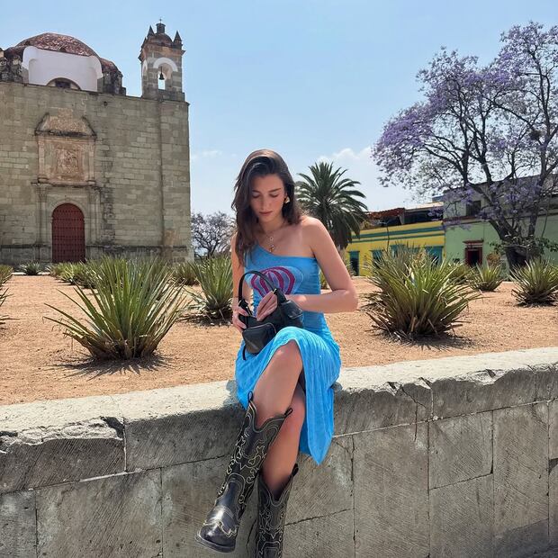 Rina Lipa es fanática de las botas vaqueras. Foto: Instagram @rinalipa