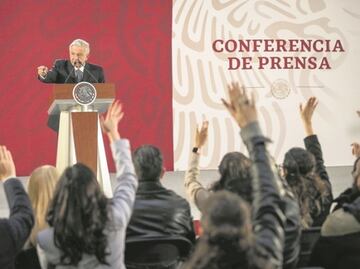 Al menos 23 periodistas buscan iniciar denuncia penal tras filtración de información en mañanera de AMLO