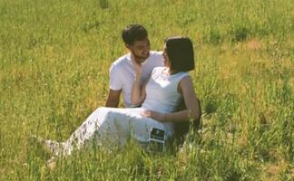 Taylor Lautner, actor de "Crepúsculo", anuncia con tiernas fotos que debutará como papá 