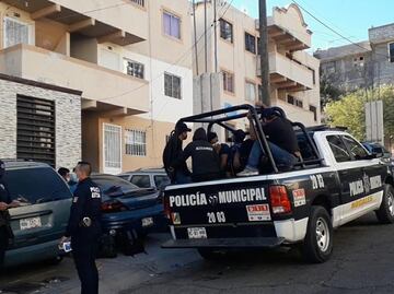Rescatan a 53 migrantes centroamericanos y un mexicano secuestrados en tres casas en Sonora