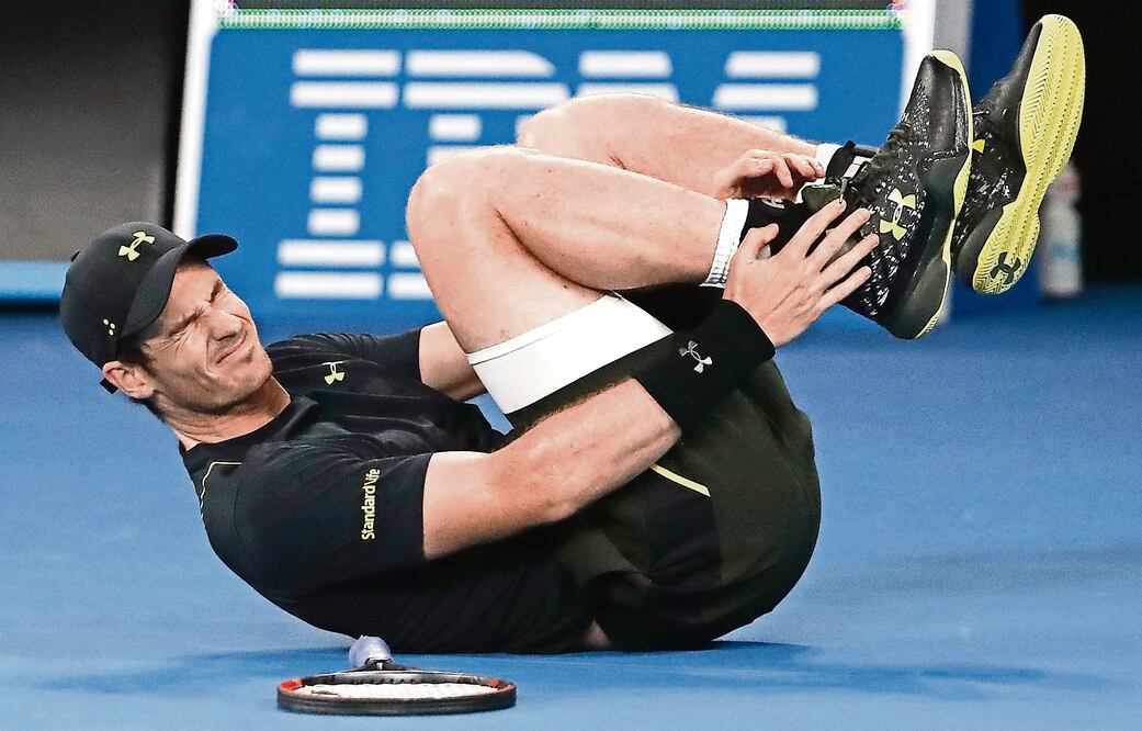 La caída fue al inicio del tercer set del partido contra Andrey Rublev (DITA ALANGKARA. AP)