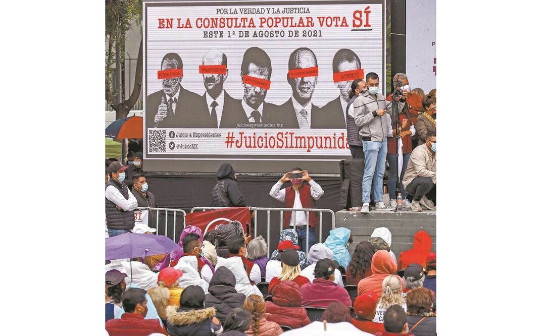 Mitin de Morena sobre la consulta para enjuiciar a expresidentes. Foto: Diego Simón. EL UNIVERSAL