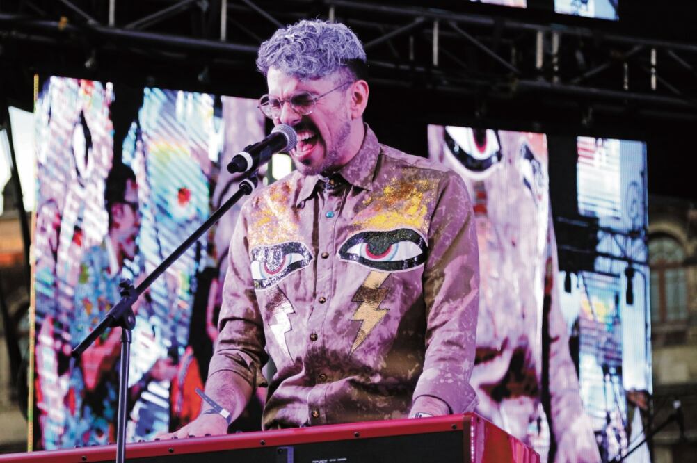 Torreblanca y Pambo, entre las figuras que dieron concierto en el Zócalo al finalizar la marcha. Foto/CARLOS MEJÍA. EL UNIVERSAL
