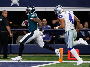 Eagles aplastan a los Cowboys