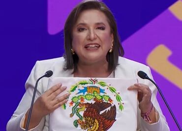 Primer debate presidencial: Xóchitl Gálvez responde a críticas por mostrar el escudo nacional al revés