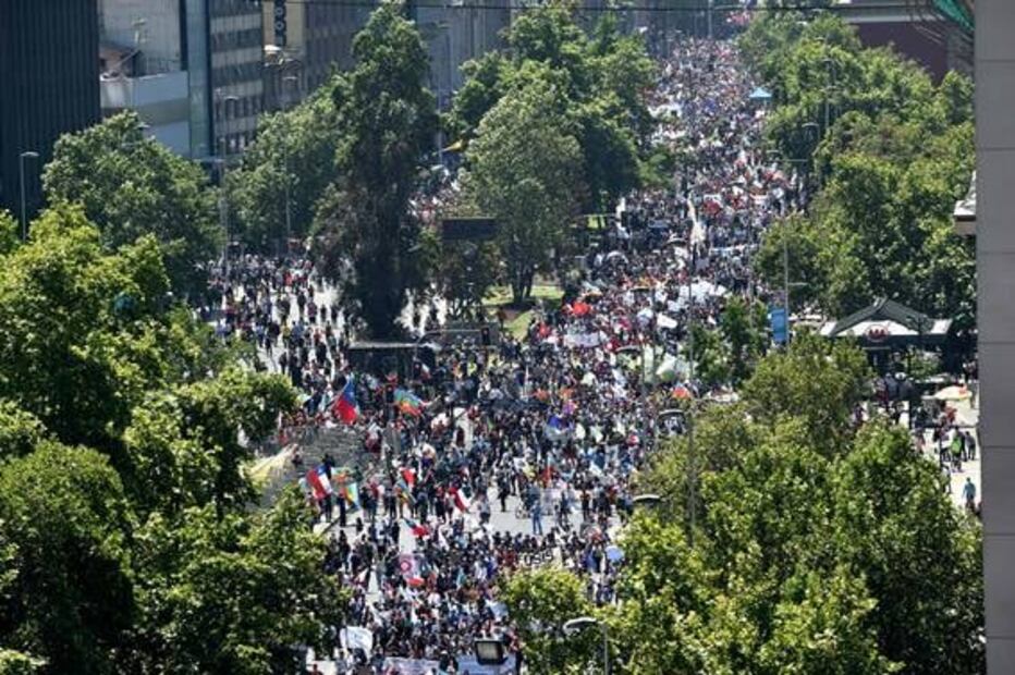 Realizan huelga general en Chile en cuarta semana de protestas