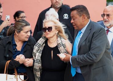 Viuda de José José sostiene que tuvo "el amor verdadero" del "Príncipe"