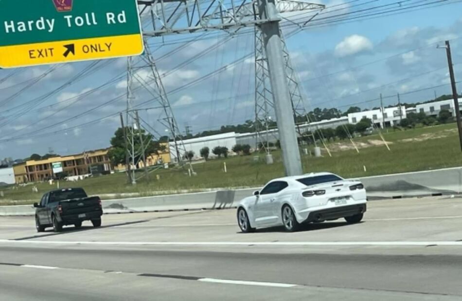 Policía de Texas utiliza “autos fantasma” para atrapar conductores infractores