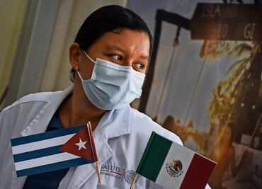 México paga 2 mil millones de pesos por médicos cubanos; el monto, entregado en euros y pesos