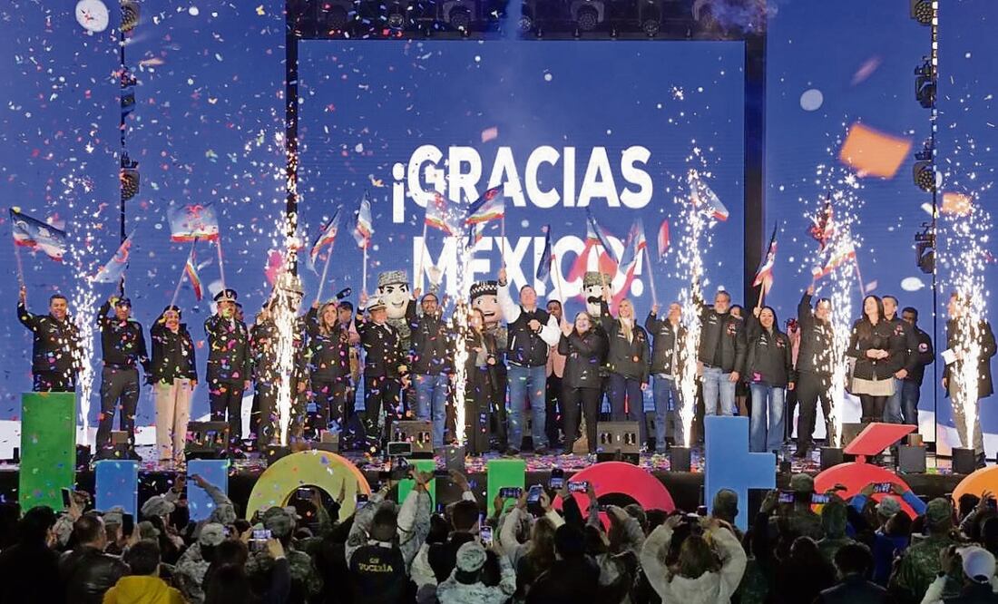 El evento destacó por su variado elenco de artistas, y por reafirmar su compromiso con millones de niños en situación vulnerable, llevando alegría y esperanza a través de juguetes. Foto: Azteca (08/01/2025)