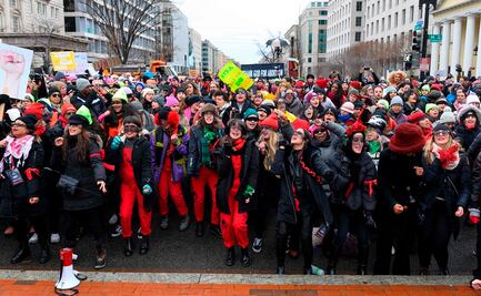 Realizan el performance "Un violador en tu camino" en Marcha de Mujeres contra Trump en EU