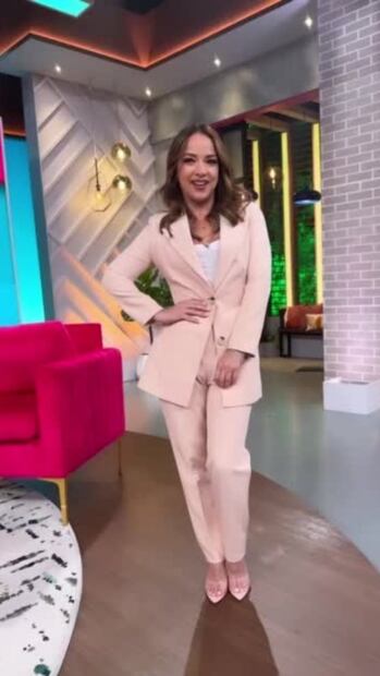 Adamari López confirma el outfit ideal para la oficina