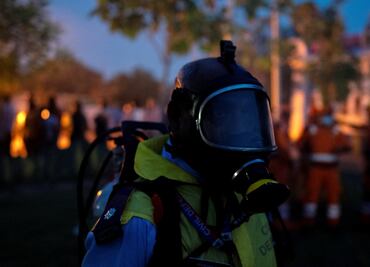 Tropas de India y Paquistán intercambian intenso fuego; civiles duermen en refugios por segunda noche