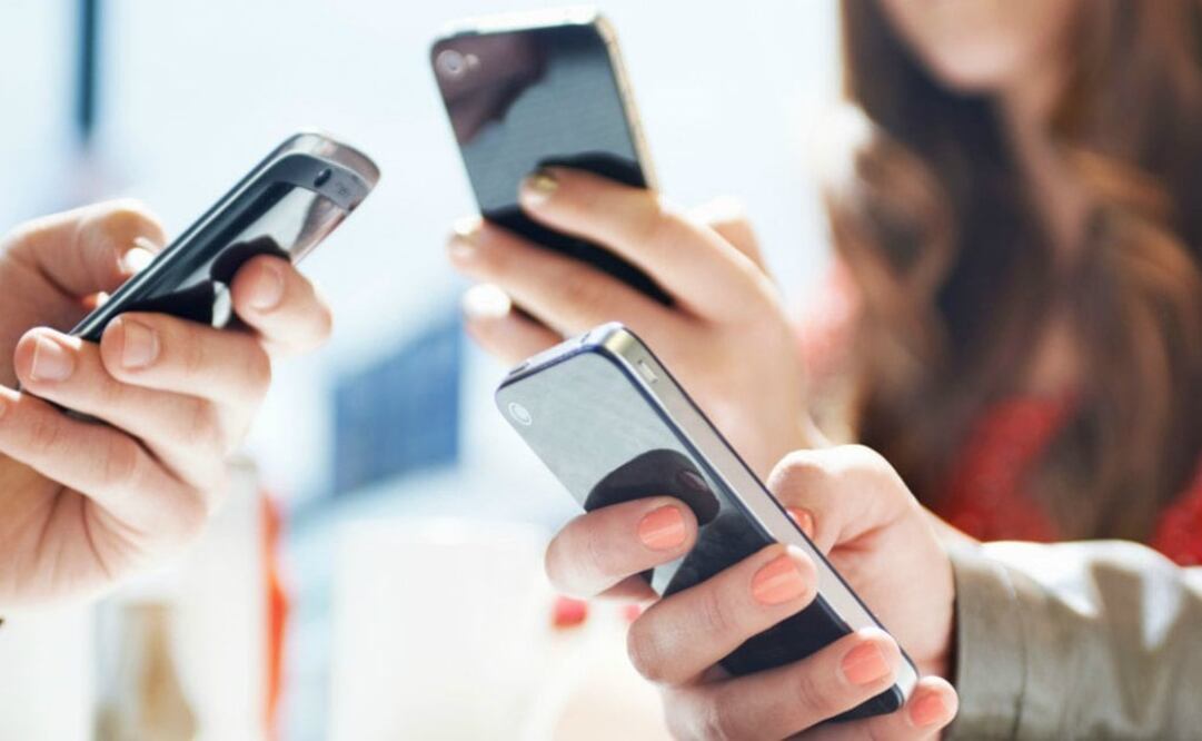 De acuerdo con The Competitive Intelligence Unit, este crecimiento es atribuible a la cada vez mayor migración o sustitución de dispositivos básicos a smartphones de gama media o baja