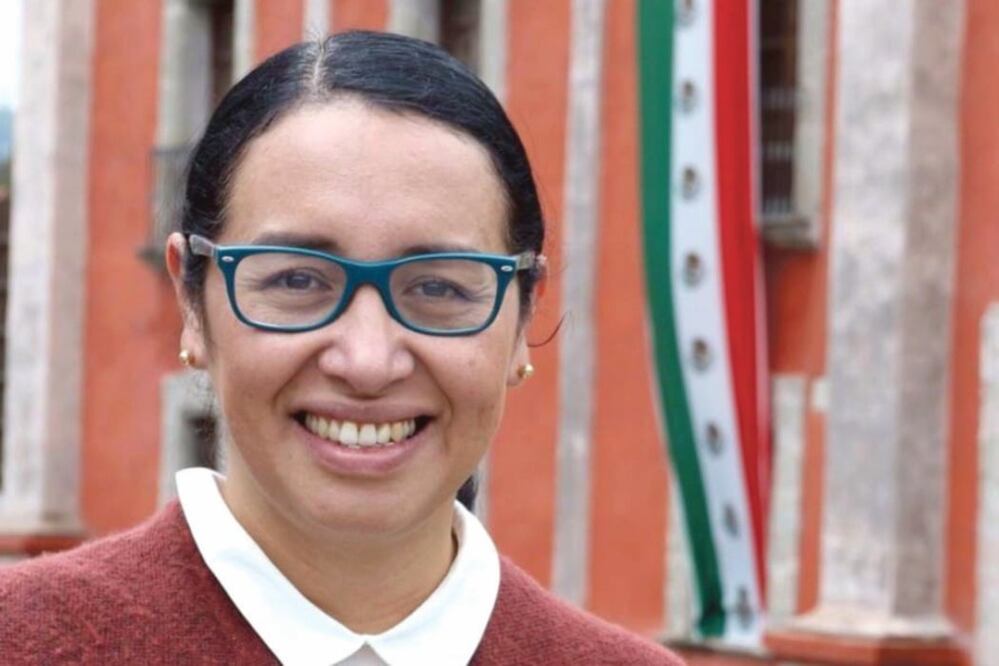 Azucena Cisneros, presidenta de la Mesa Directiva de la LX Legislatura, dijo que pedirán la comparecencia del secretario de Salud, Gabriel O'Shea Cuevas. (ARCHIVO EL UNIVERSAL)