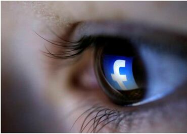 ¿Debes cerrar Facebook mientras ves porno en línea?