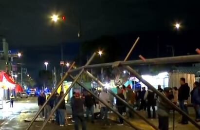 Retiran puestos semifijos de comida ubicados sobre la calle 7 en los límites de Iztacalco, Iztapalapa y Neza