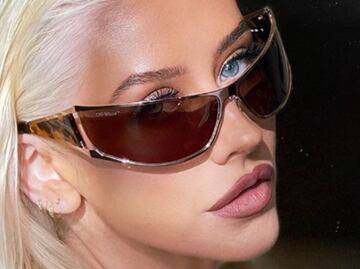 Christina Aguilera celebra 25 años de su icónico álbum debut luciendo un atrevido estilo animal print