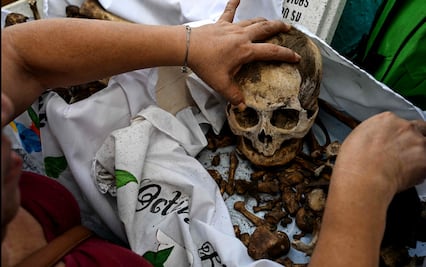 FOTOS: Pomuch, el pueblo donde limpian los huesos de sus seres queridos para Día de Muertos en Campeche