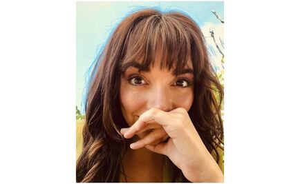 Regina Blandón posa en bikini ¿y con prueba de embarazo?