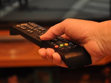 Para qué sirven los botones de colores del control de la TV
