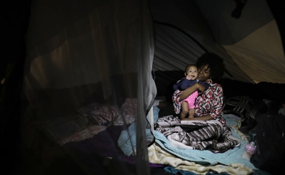 Many of the people interviewed by Reuters said they are still waiting for assistance promised by the government - Photo: Natacha Pisarenko/AP