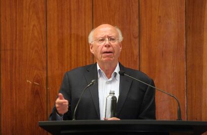 Se deben consolidar acciones y programas en materia de Salud: Narro