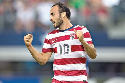 Donovan va por la cabeza de Klinsmann